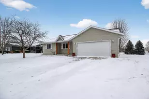 52 Gunther Dr, Janesville, WI 53536 - Photo 3
