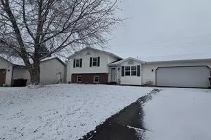 916 Liberty Dr, DeForest, WI 53532 - Photo 5