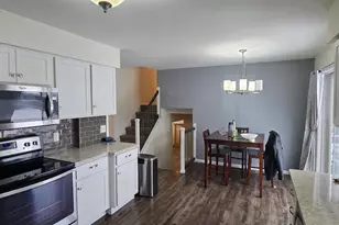 916 Liberty Dr, DeForest, WI 53532 - Photo 7