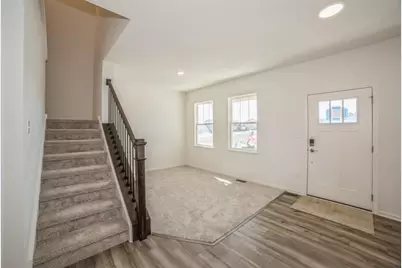 2700 Oslo Run #46, Stoughton, WI 53589 - Photo 3