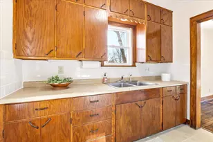 409 11th St, Baraboo, WI 53913 - Photo 9