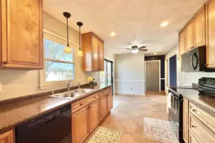 2525 Mt Vernon Ave, Janesville, WI 53545 - Photo 7