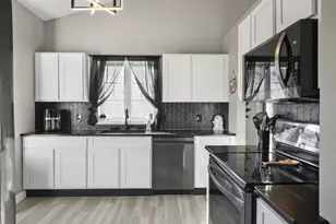 5418 Celebration Pkwy, Madison, WI 53718 - Photo 9