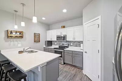 1971 N Windsor Avenue, Cottage Grove, WI 53527 - Photo 13