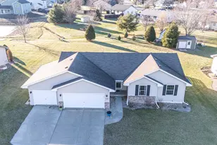 733 Red Hawk Dr, Milton, WI 53563 - Photo 3