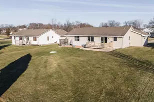 733 Red Hawk Dr, Milton, WI 53563 - Photo 37