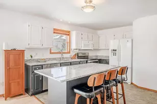 601 Aztalan Dr, Madison, WI 53718 - Photo 3