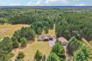 911 Gillette Ln, Wisconsin Dells, WI 53965 - Photo 1