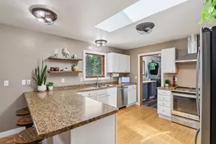 911 Gillette Ln, Wisconsin Dells, WI 53965 - Photo 17