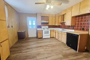 215 N Main St, Reeseville, WI 53579 - Photo 5