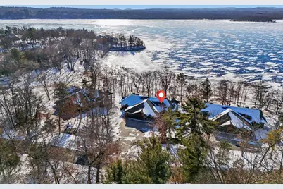 1140 S Gillette Drive #5, Dell Prairie, WI 53965 - Photo 1