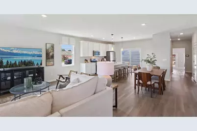 527 Trysil Aly N, Stoughton, WI 53589 - Photo 3