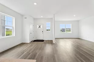 523 Trysil Aly N, Stoughton, WI 53589 - Photo 5