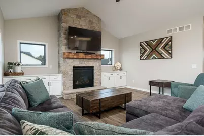 139 E Evergreen Lane, Milton, WI 53525 - Photo 5