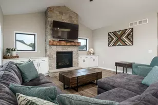 139 E Evergreen Ln, Milton, WI 53525 - Photo 5