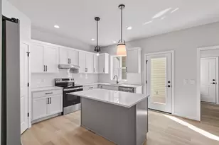 2811 Crinkle Root Dr, Fitchburg, WI 53711 - Photo 9