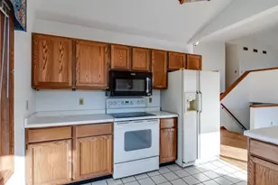 850 N Perry Pkwy, Oregon, WI 53575 - Photo 9