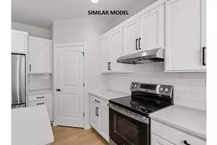 2813 Crinkle Root Dr, Fitchburg, WI 53711 - Photo 13