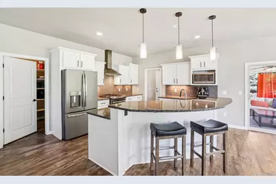 204 Westmorland Drive, Mount Horeb, WI 53572 - Photo 3