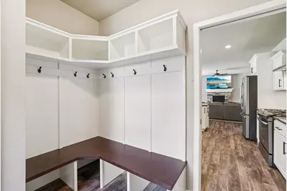 204 Westmorland Drive, Mount Horeb, WI 53572 - Photo 9