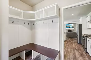 204 Westmorland Dr, Mount Horeb, WI 53572 - Photo 9