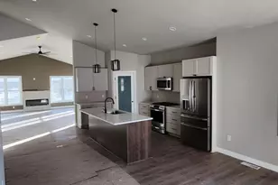 495 Foxfield Ct, Oregon, WI 53575 - Photo 3