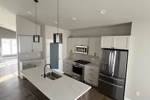 495 Foxfield Ct, Oregon, WI 53575 - Photo 3