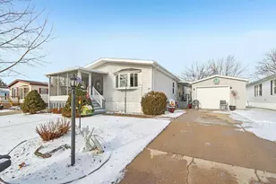 412 Oak Lodge Rd, Racine, WI 53185 - Photo 1