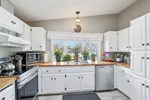 412 Oak Lodge Rd, Racine, WI 53185 - Photo 17