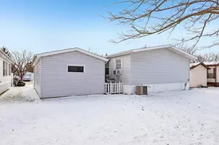 412 Oak Lodge Rd, Racine, WI 53185 - Photo 35