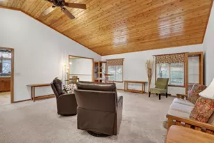 8131 E Creek Rd, Janesville, WI 53546 - Photo 35