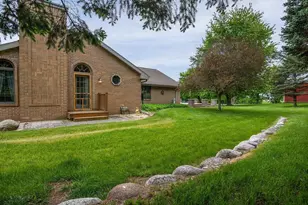 8131 E Creek Rd, Janesville, WI 53546 - Photo 7