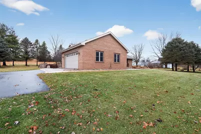 8131 E Creek Road, Janesville, WI 53546 - Photo 5