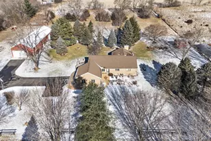 8131 E Creek Rd, Janesville, WI 53546 - Photo 7