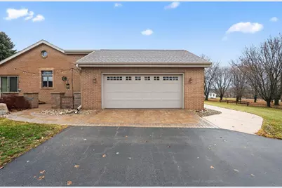 8131 E Creek Road, Janesville, WI 53546 - Photo 13