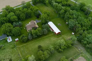 8131 E Creek Rd, Janesville, WI 53546 - Photo 13