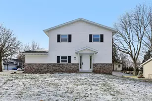 2 Hallows Cir, Madison, WI 53704 - Photo 1