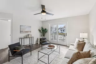 2 Hallows Cir, Madison, WI 53704 - Photo 9