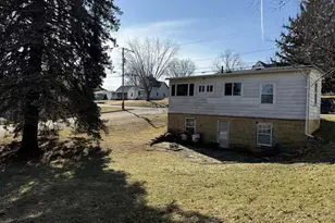 516 S Wisconsin St, Mineral Point, WI 53565 - Photo 3