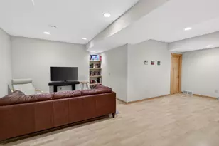 3555 John Muir Dr, Middleton, WI 53562 - Photo 31