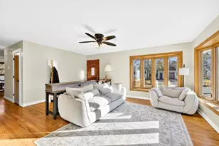 302 Buckingham Ln, Madison, WI 53714 - Photo 5