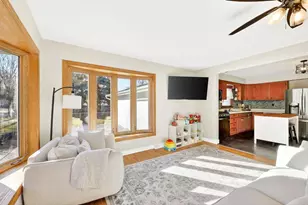 302 Buckingham Ln, Madison, WI 53714 - Photo 9