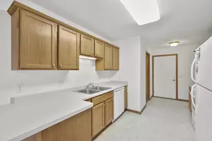 1041 Chandler Ln, Sun Prairie, WI 53590 - Photo 13