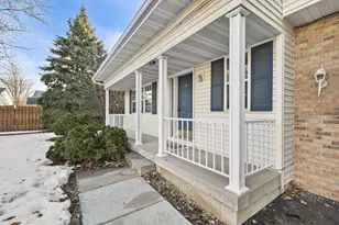 1041 Chandler Ln, Sun Prairie, WI 53590 - Photo 5