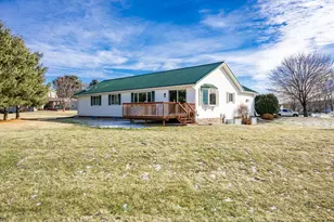 921 Stewart Ct, Mauston, WI 53948 - Photo 3