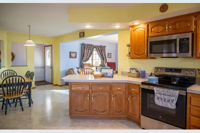 921 Stewart Court, Mauston, WI 53948 - Photo 7