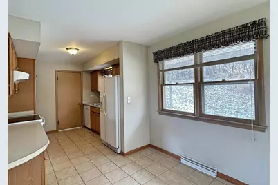 2539 N County Road E, Janesville, WI 53548 - Photo 9