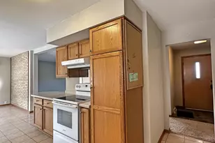 2539 N Co Rd E, Janesville, WI 53548 - Photo 11