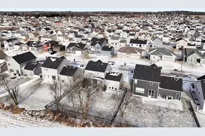 859 Shadowwood Trail, Sun Prairie, WI 53590 - Photo 11