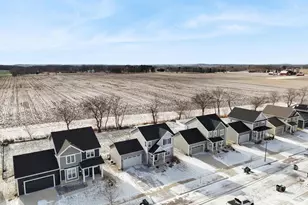 859 Shadowwood Trl, Sun Prairie, WI 53590 - Photo 9